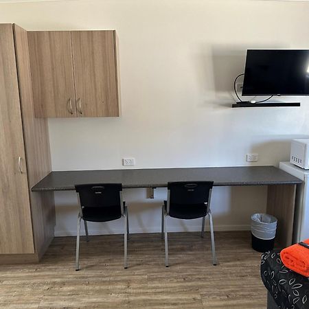 Winton Outback Motel Экстерьер фото