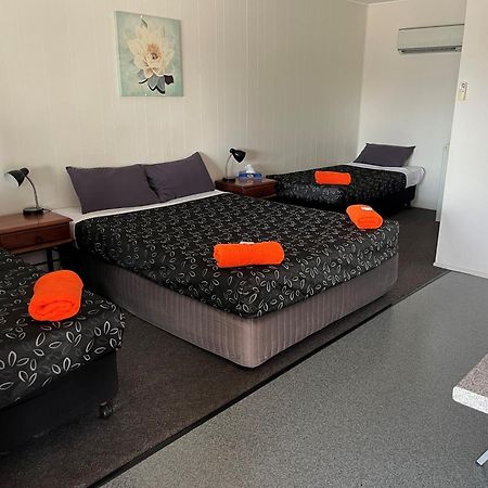 Winton Outback Motel Экстерьер фото