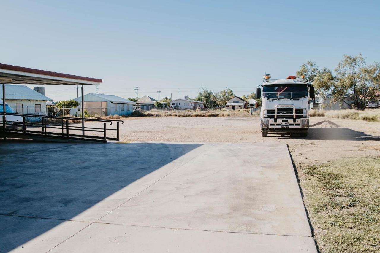 Winton Outback Motel Экстерьер фото