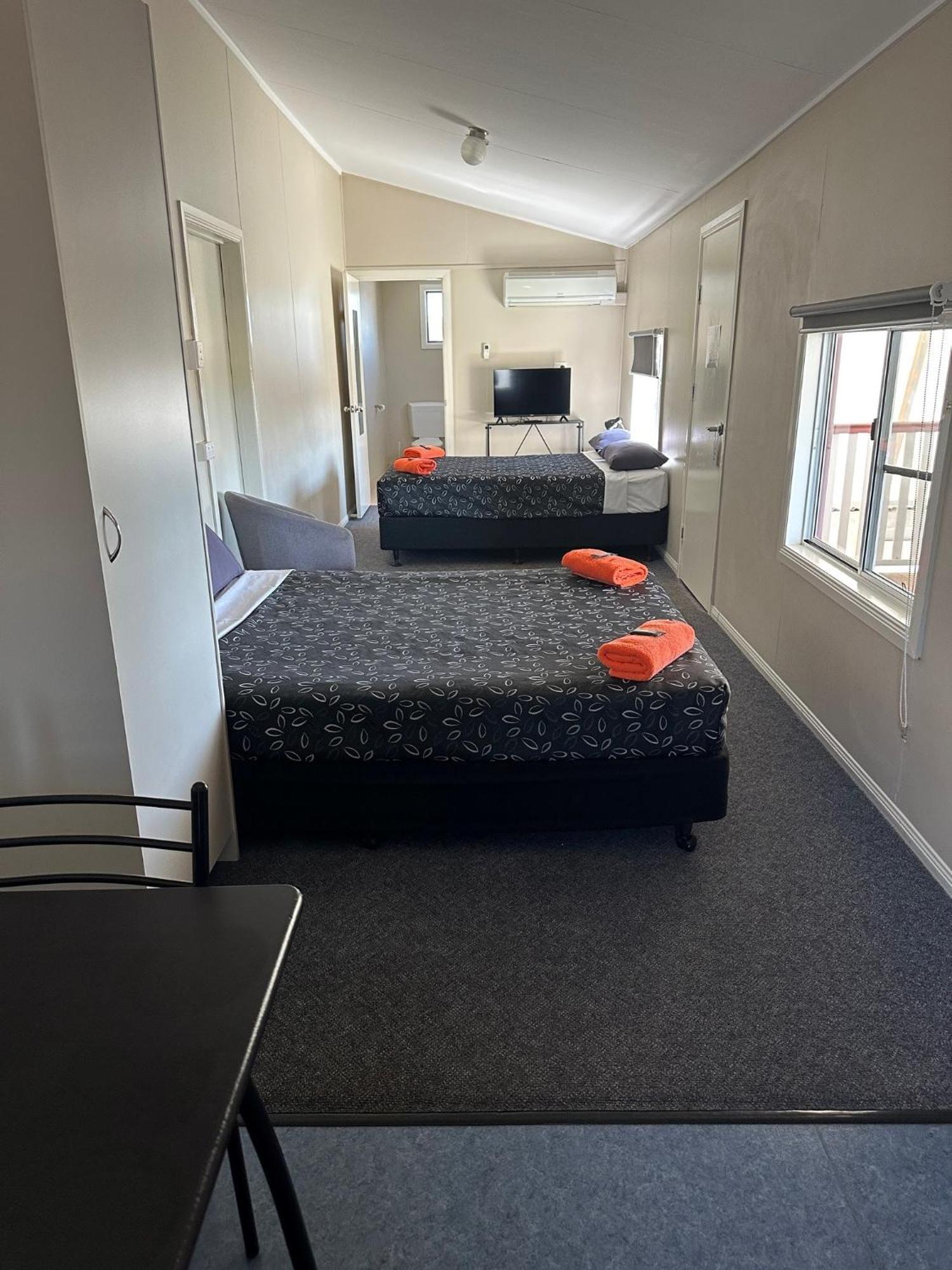 Winton Outback Motel Экстерьер фото