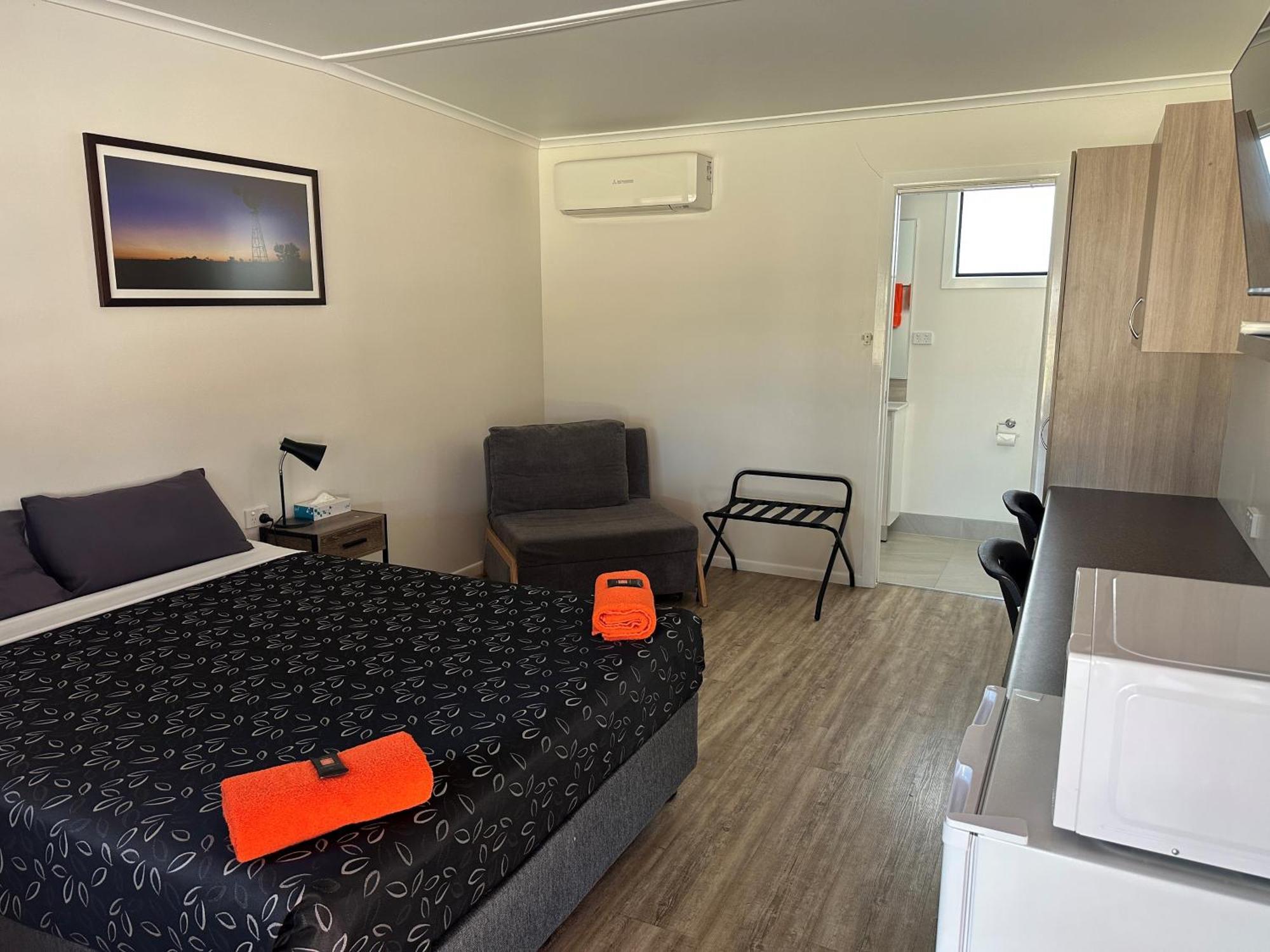 Winton Outback Motel Экстерьер фото